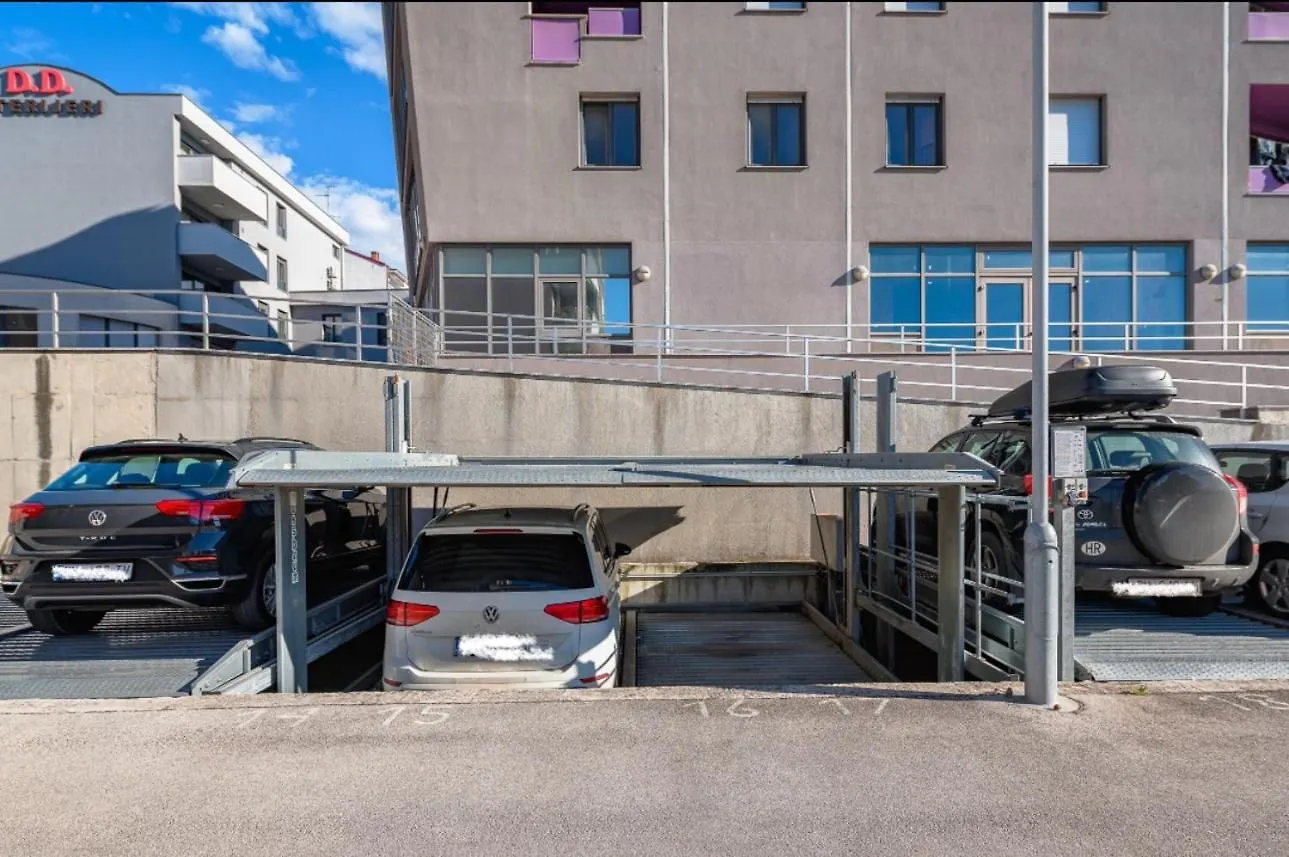 Aureo Apartment Pula Center